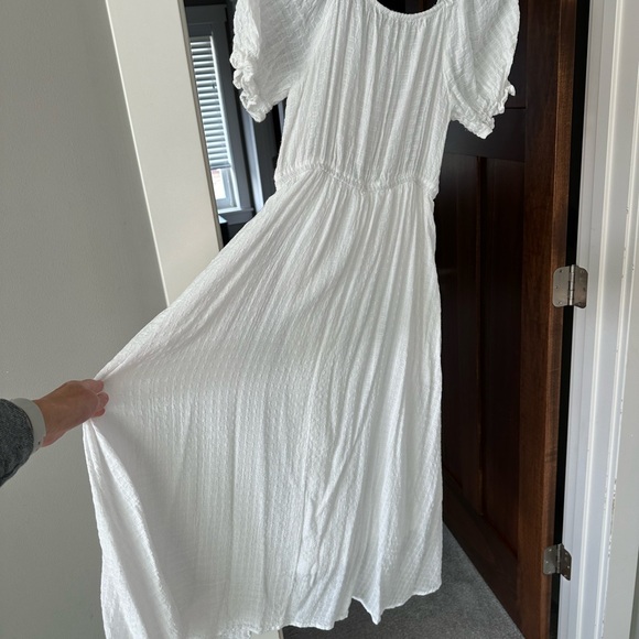 White Smocked Puff Sleeve Maternity Midi Dress (S) - Picture 7 of 8